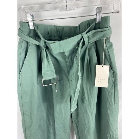 NWT A New Day Green Paperbag Pants Size 8 - Picture 3 of 4